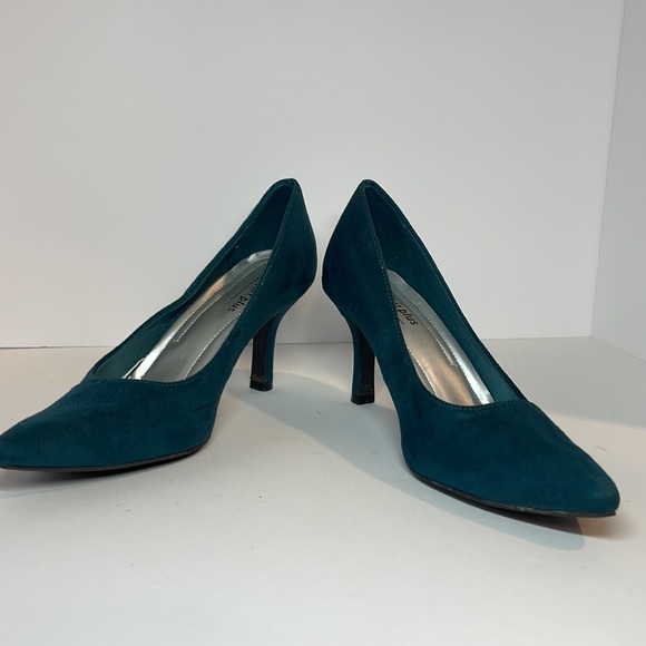 Elm Green Suede Comfort Heels - Picture 6 of 7